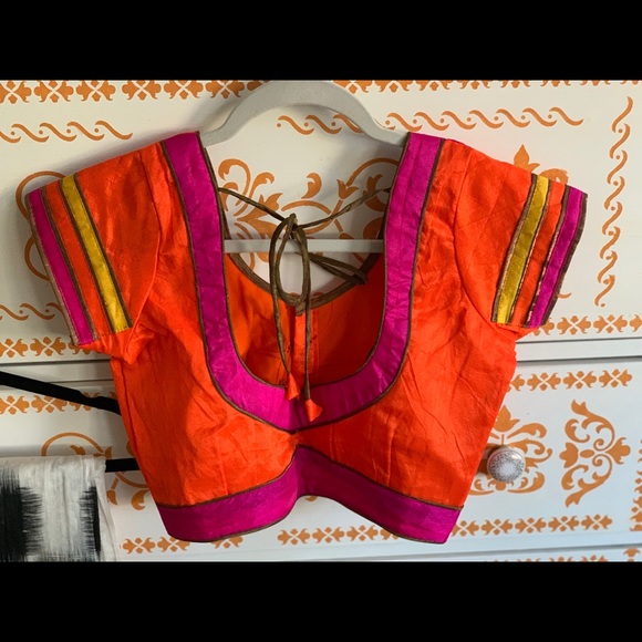 Saree & Stitched blouse - Picture 2 of 6